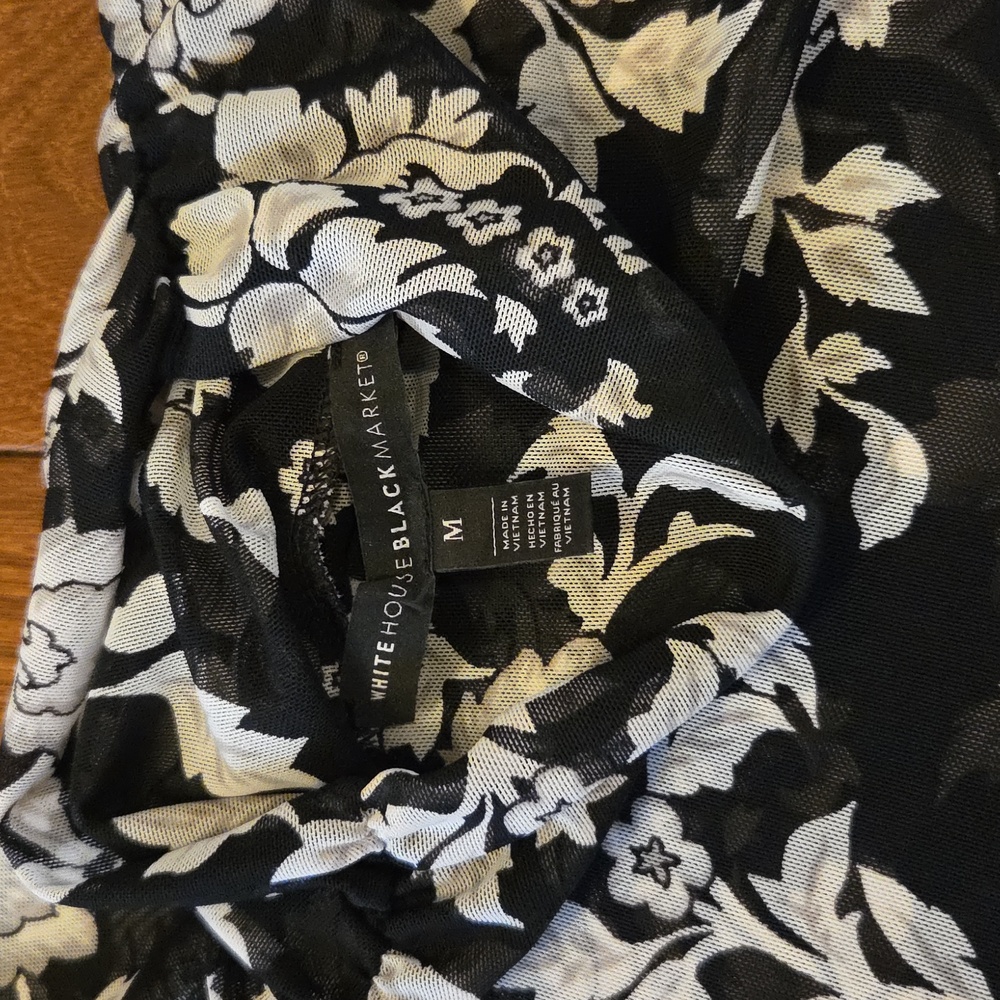 WHBM Floral Top - Picture 4 of 6